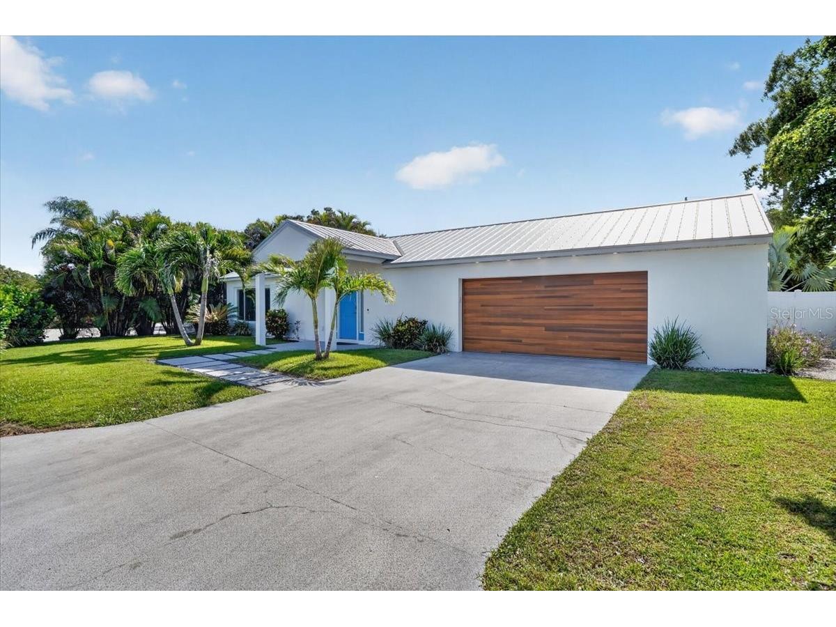 2201 Webber Street Sarasota FL 34239 A4692960 image1