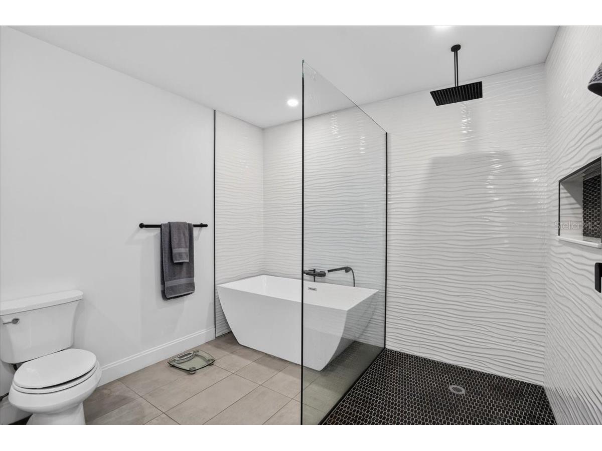 2201 Webber Street Sarasota FL 34239 A4692960 image21