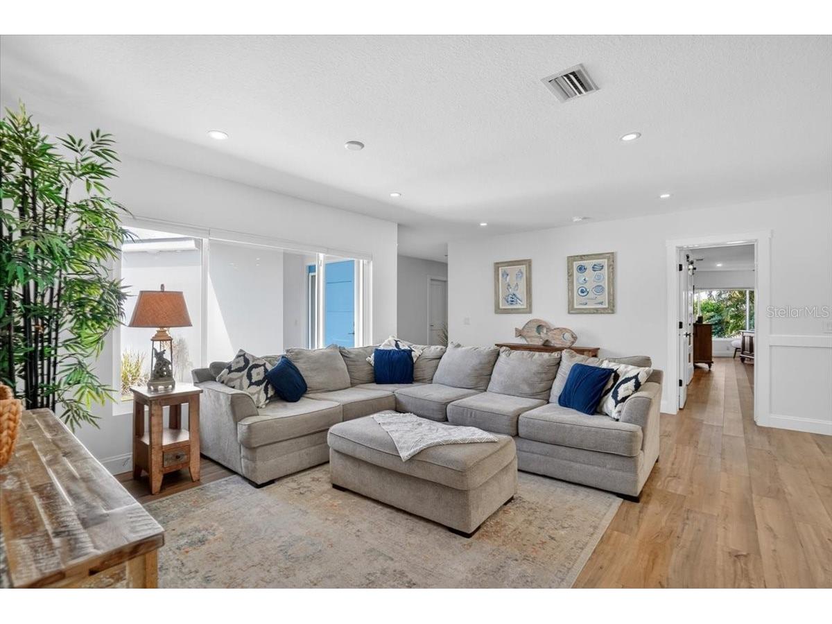 2201 Webber Street Sarasota FL 34239 A4692960 image9
