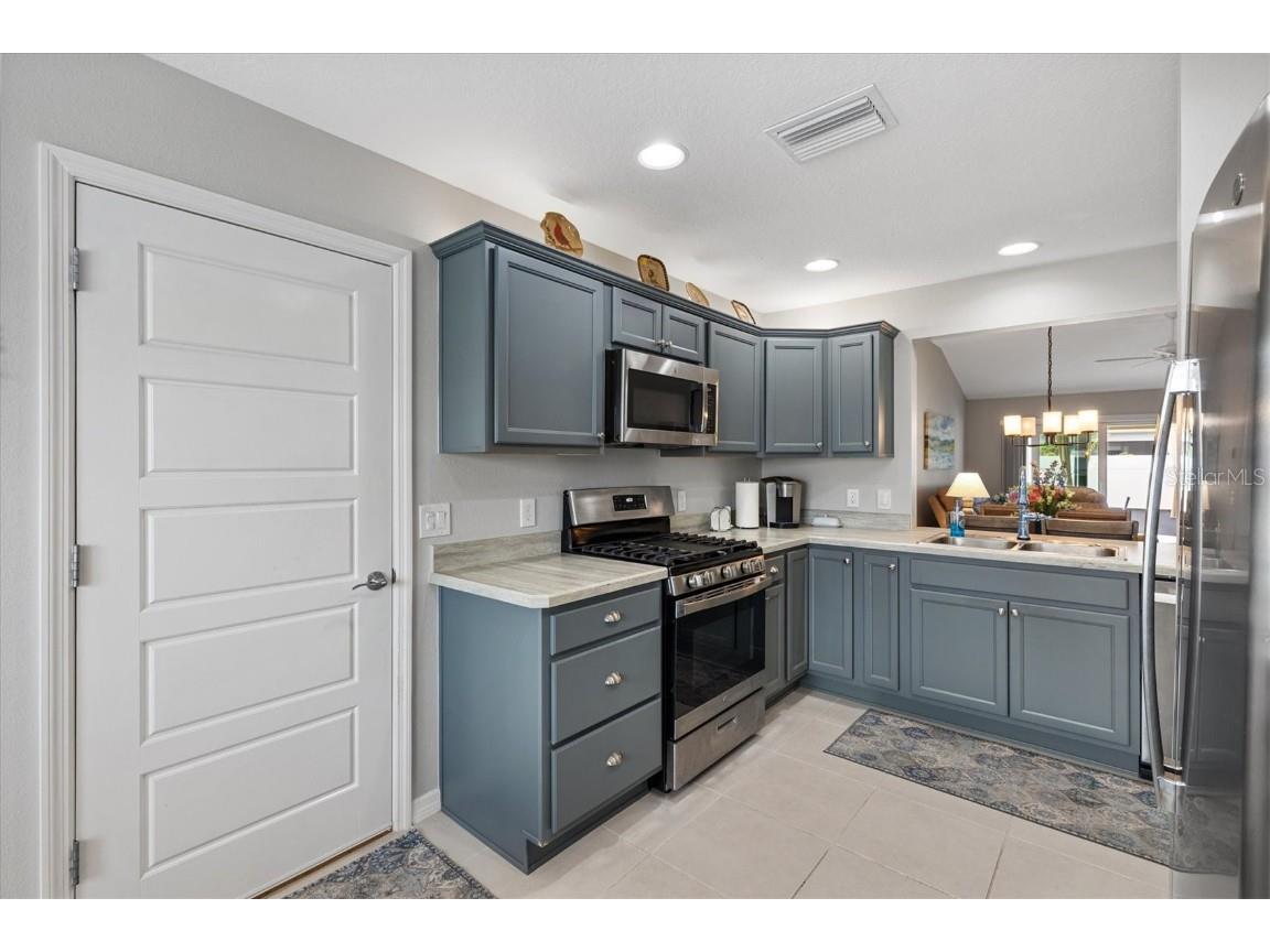 2202 Landrea Loop The Villages FL 32163 G5103154 image5