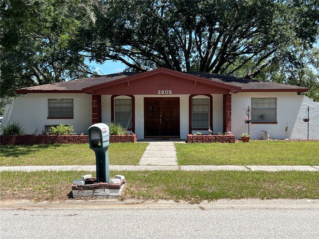 2202 Valleybrook Avenue Valrico FL 33594 T3456735 image1