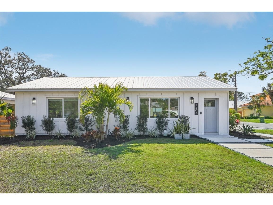 2202 Waldemere Street Sarasota FL 34239 A4639782 image1