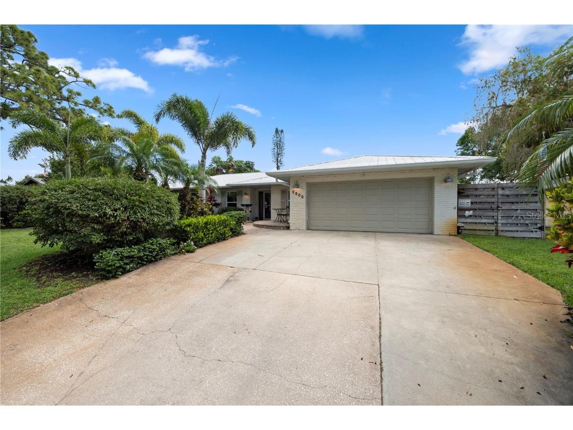 2203 40th Street W Bradenton FL 34205 A4565367 image1