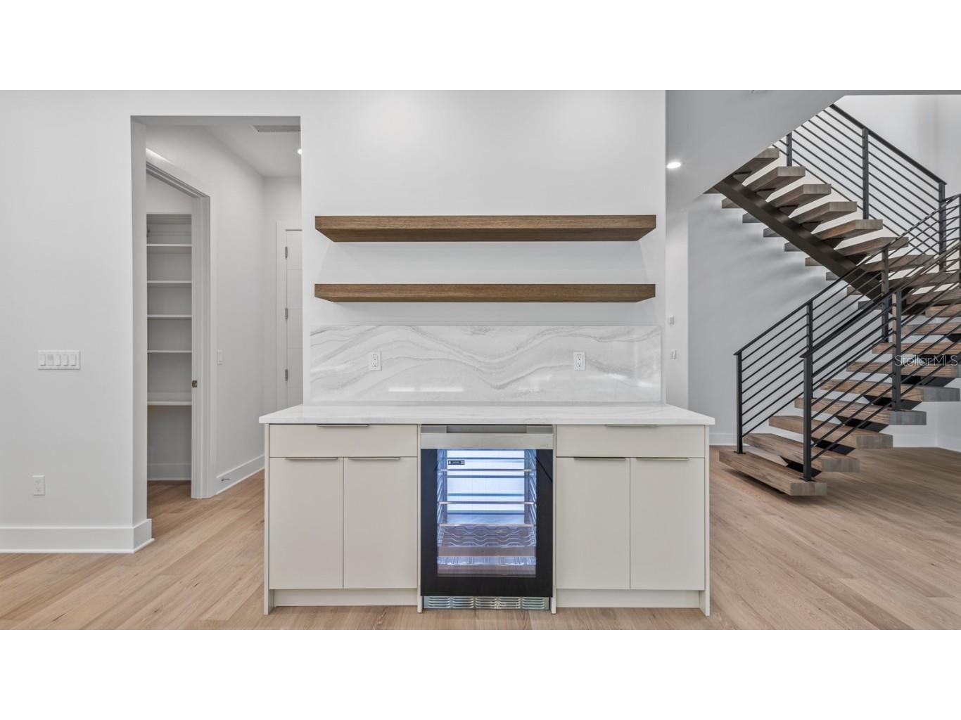 2203 Glenwood Tampa FL 33602 TB8305291 image14