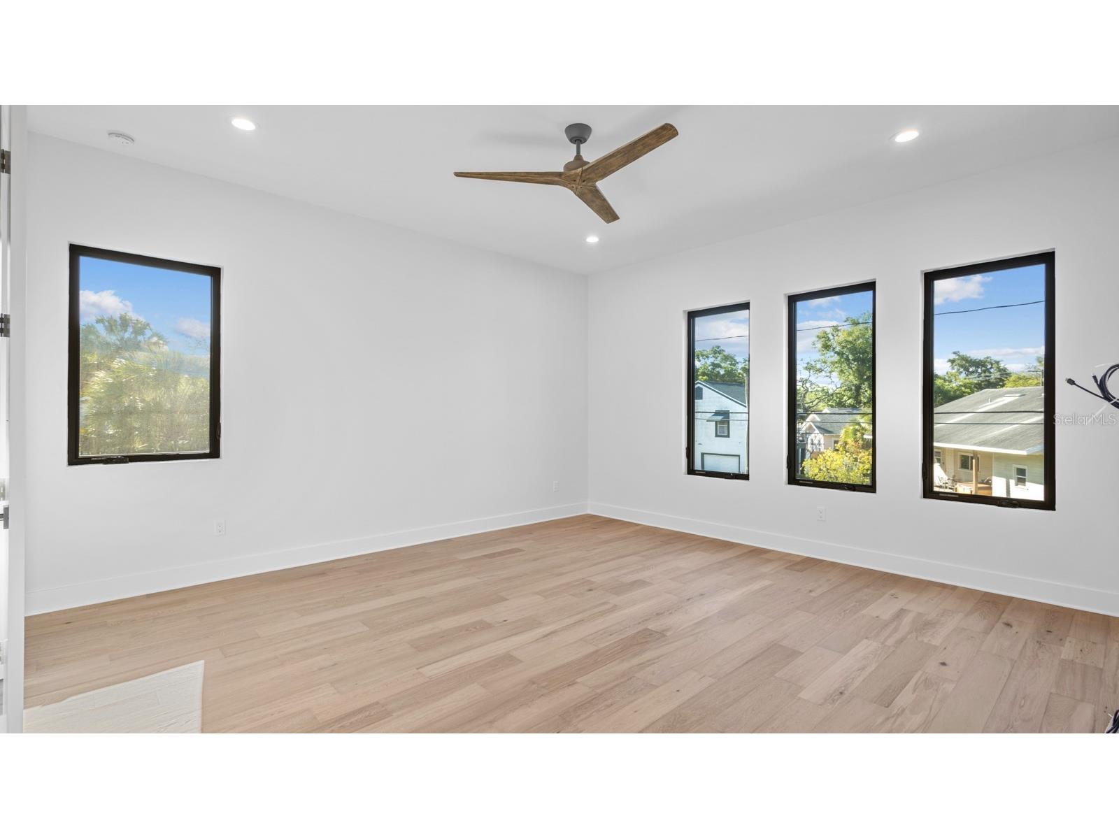 2203 Glenwood Tampa FL 33602 TB8305291 image23