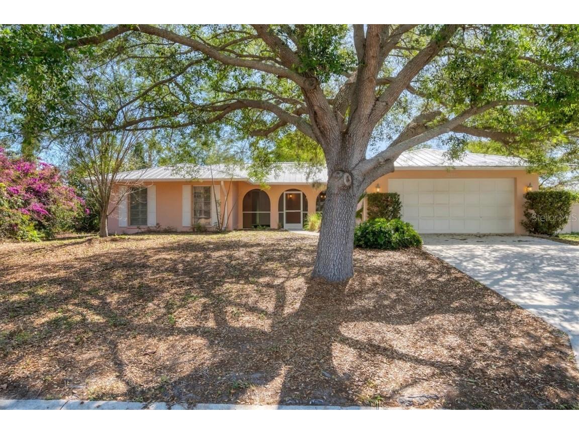 2203 River Ridge Drive Sarasota FL 34239 - PHILLIPPI CREEK A4605436 image1