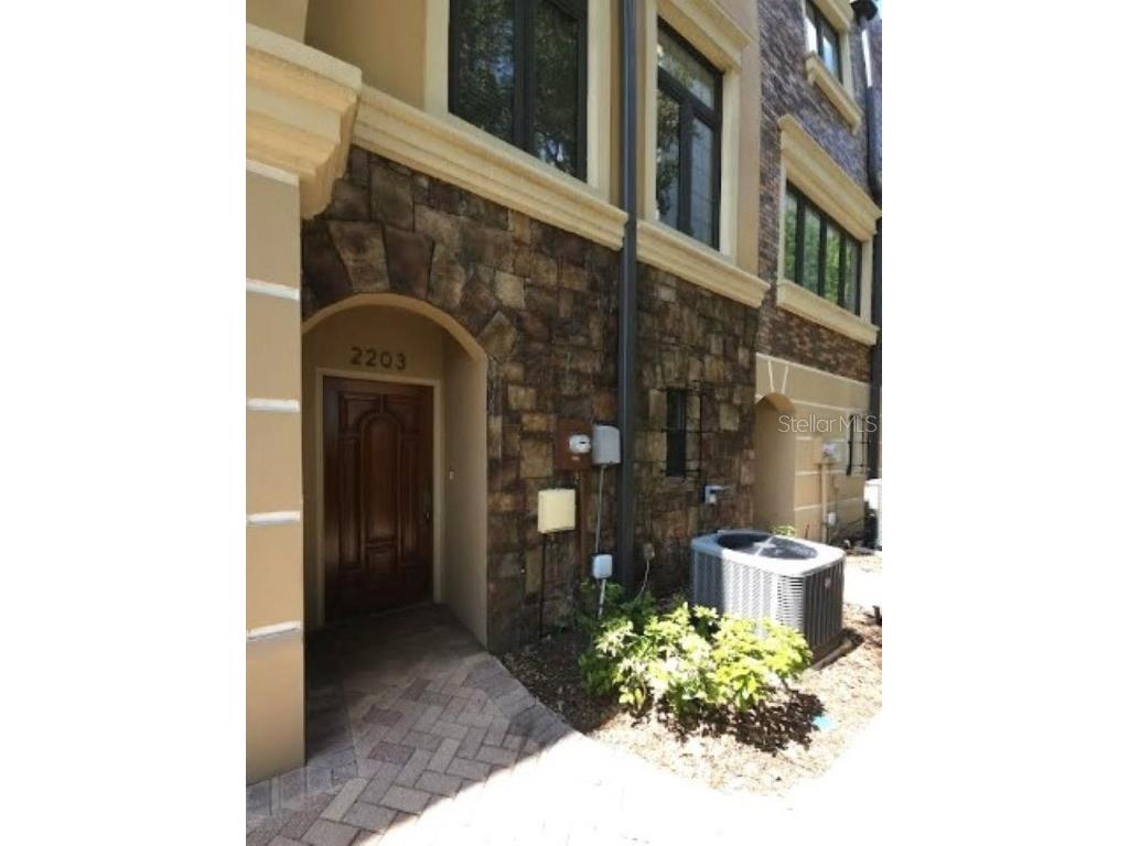 2203 Soho Bay Court Tampa FL 33606 T3456015 image1