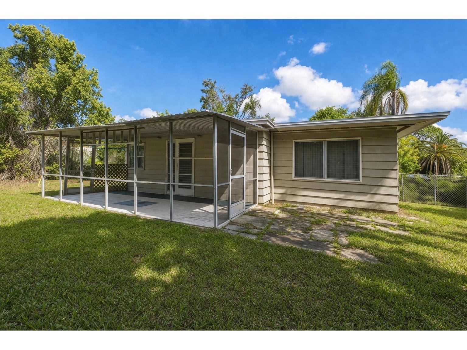 2204 Shawnee Street Sarasota FL 34231 A4689172 image10