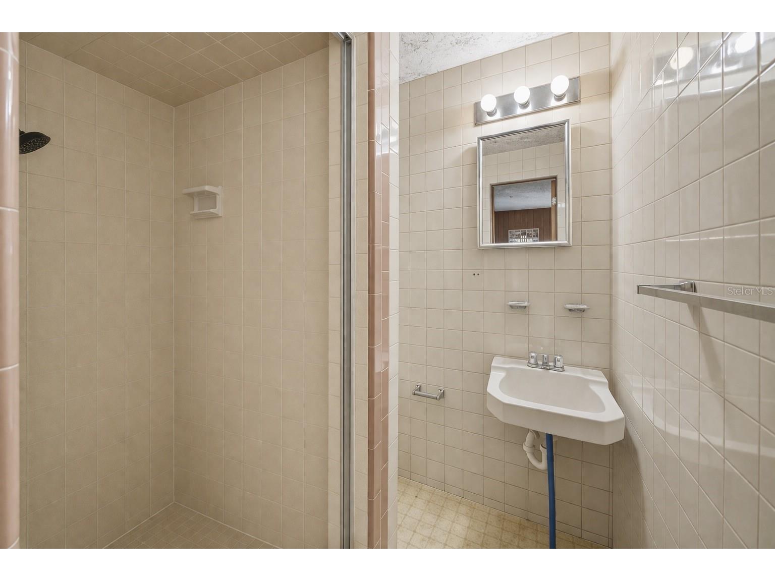 2204 Shawnee Street Sarasota FL 34231 A4689172 image7