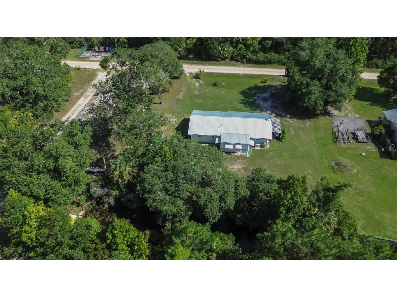 22040 Blue Creek Lodge Road Astor FL 32102 - BLUE CREEK V4943615 image1