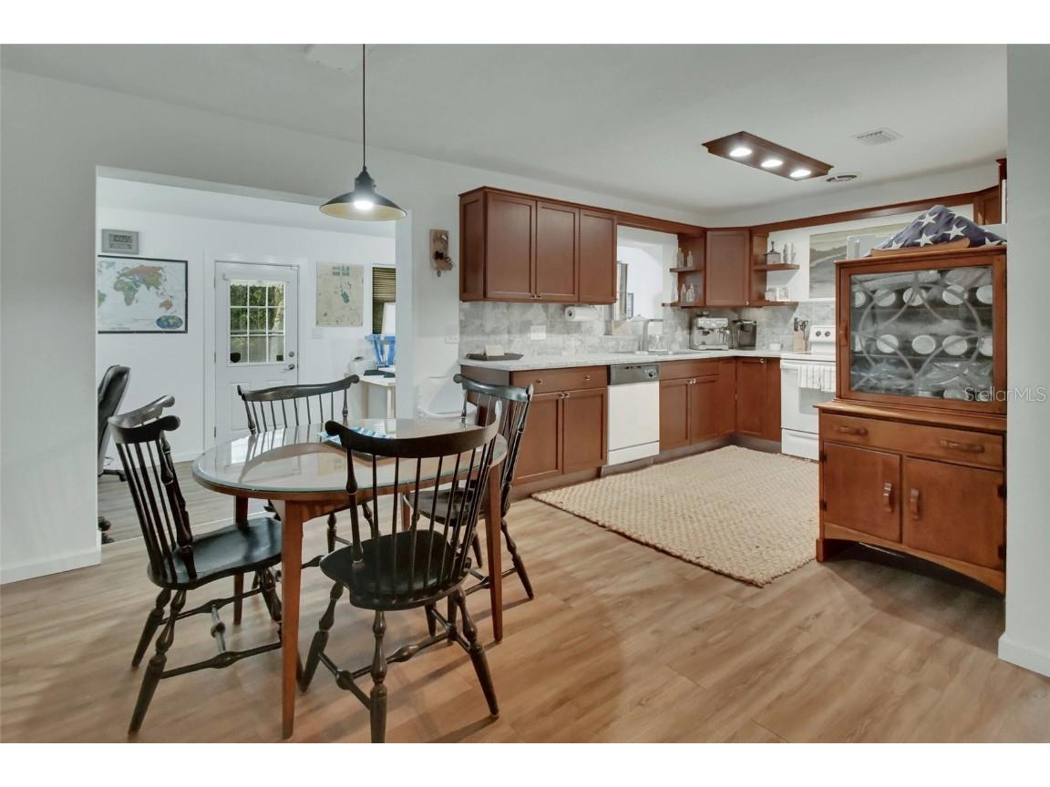 22040 Blue Creek Lodge Road Astor FL 32102 - BLUE CREEK V4943615 image11