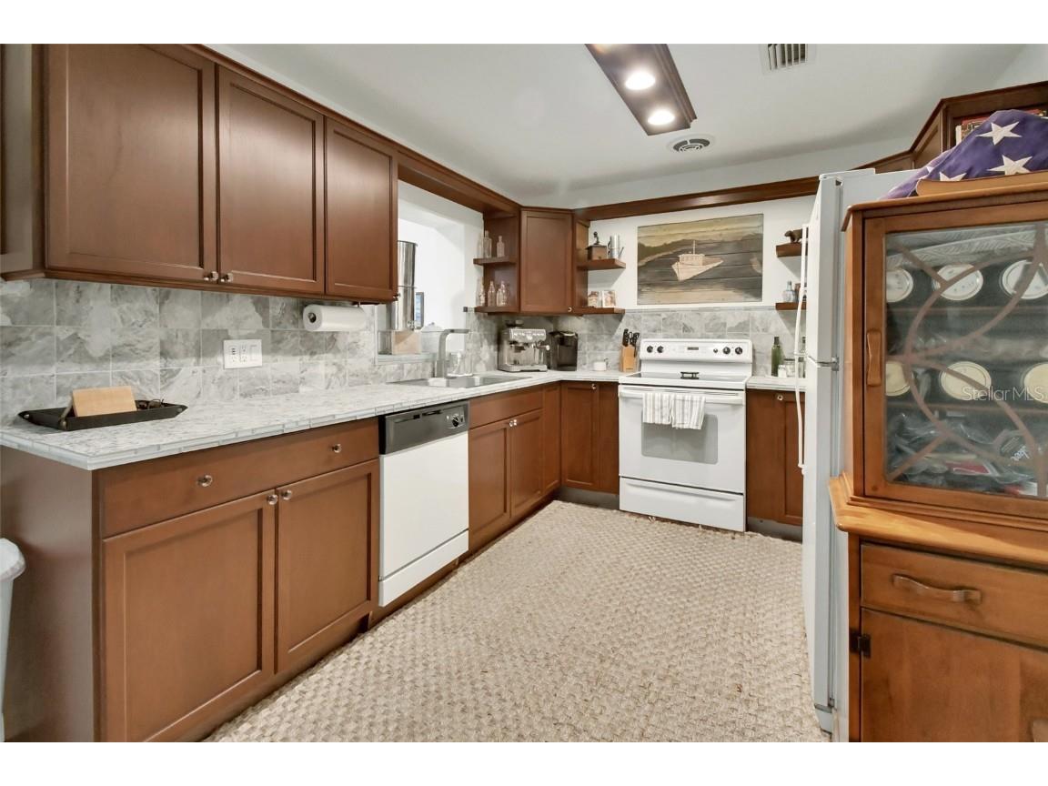 22040 Blue Creek Lodge Road Astor FL 32102 - BLUE CREEK V4943615 image13