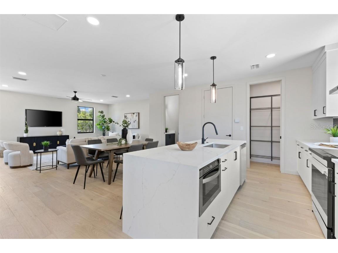 2205 16th Street N Saint Petersburg FL 33704 TB8442246 image30