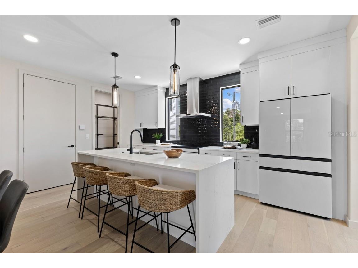 2205 16th Street N Saint Petersburg FL 33704 TB8442246 image4