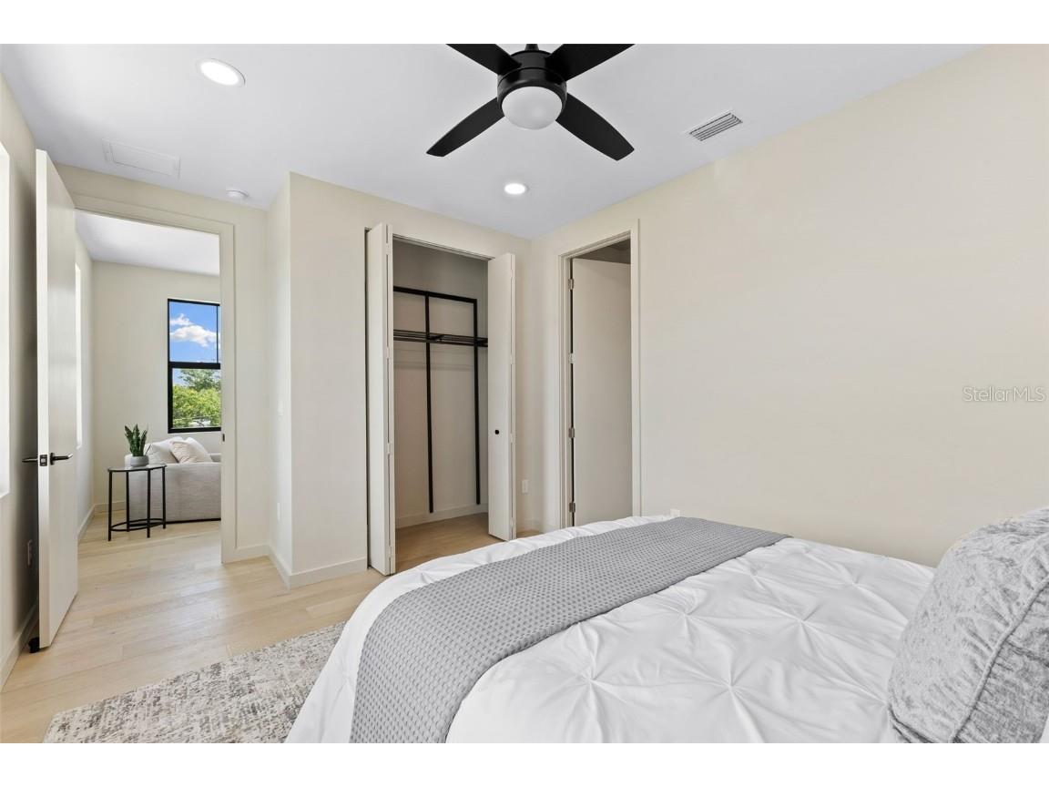 2205 16th Street N Saint Petersburg FL 33704 TB8442246 image40