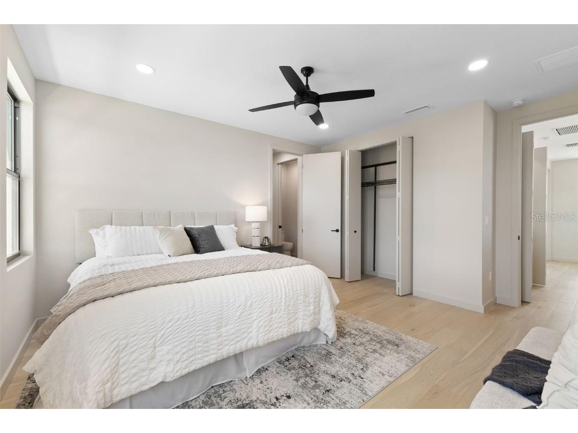 2205 16th Street N Saint Petersburg FL 33704 TB8442246 image41