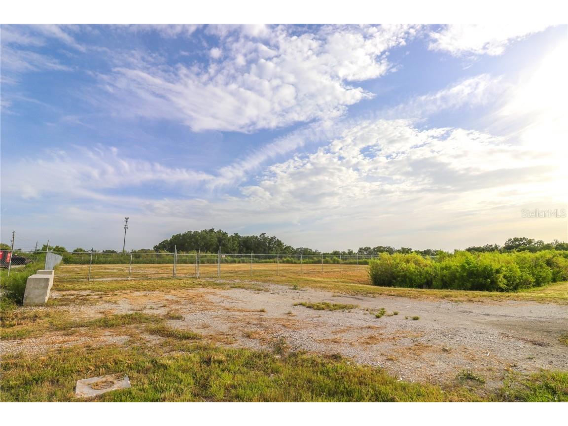 2205 20th St. E. Palmetto FL 34221 A4577977 image1