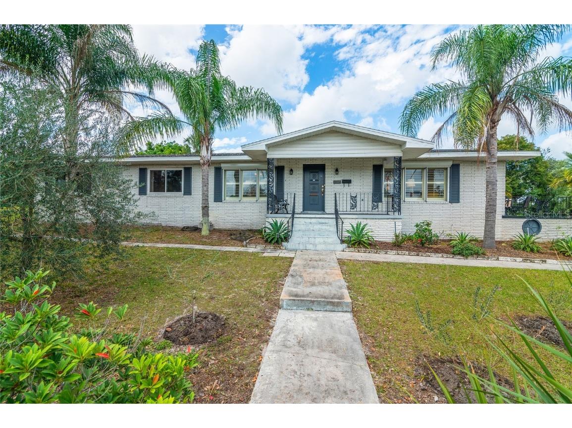 2205 Cleveland Heights Boulevard Lakeland FL 33803 - LAKE HOLLINGSWORTH S5098430 image1