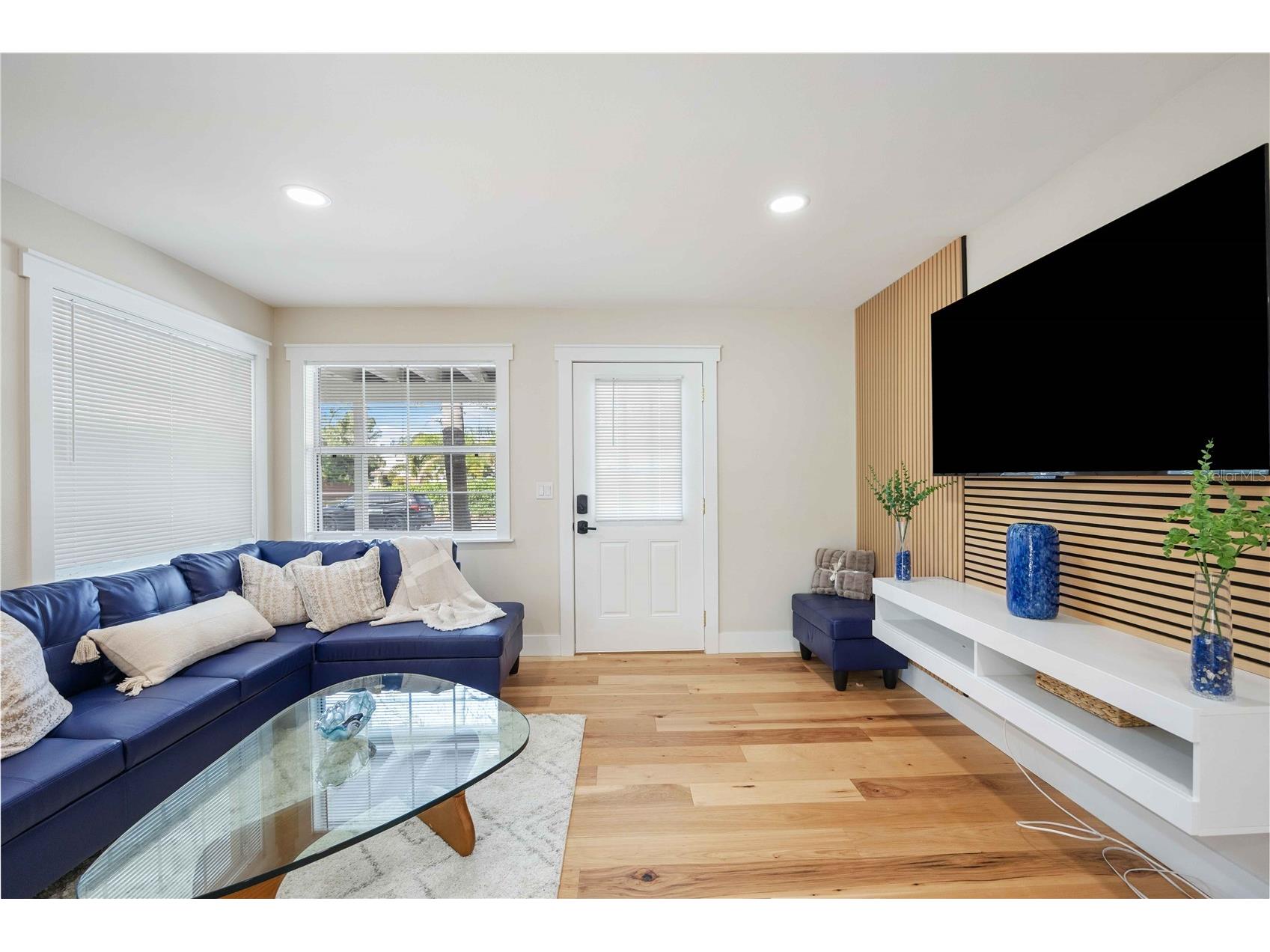 2205 Floyd Street Sarasota FL 34239 A4691727 image3