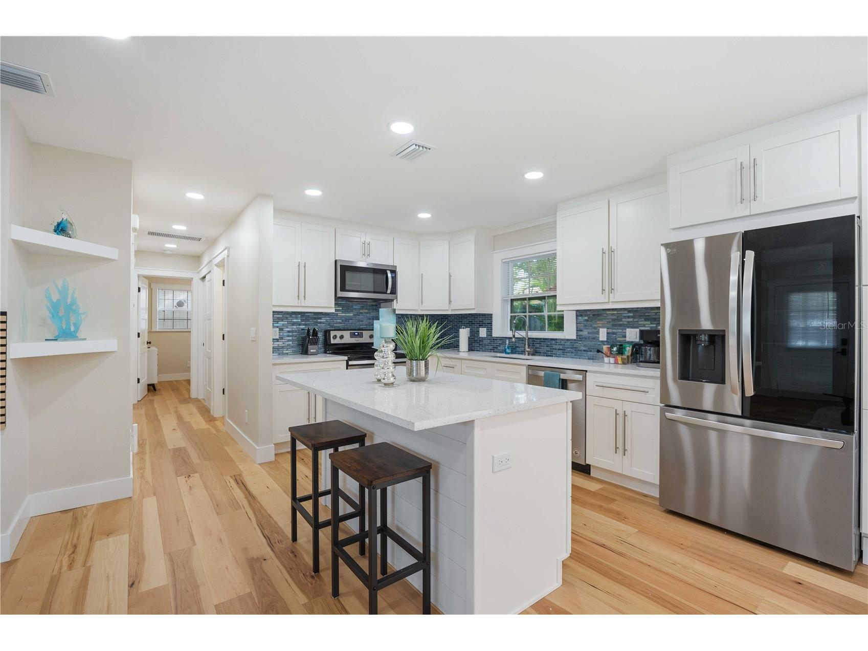 2205 Floyd Street Sarasota FL 34239 A4691727 image7