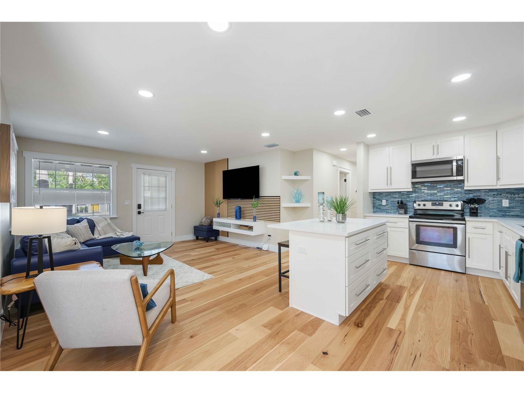 2205 Floyd Street Sarasota FL 34239 A4691727 image8
