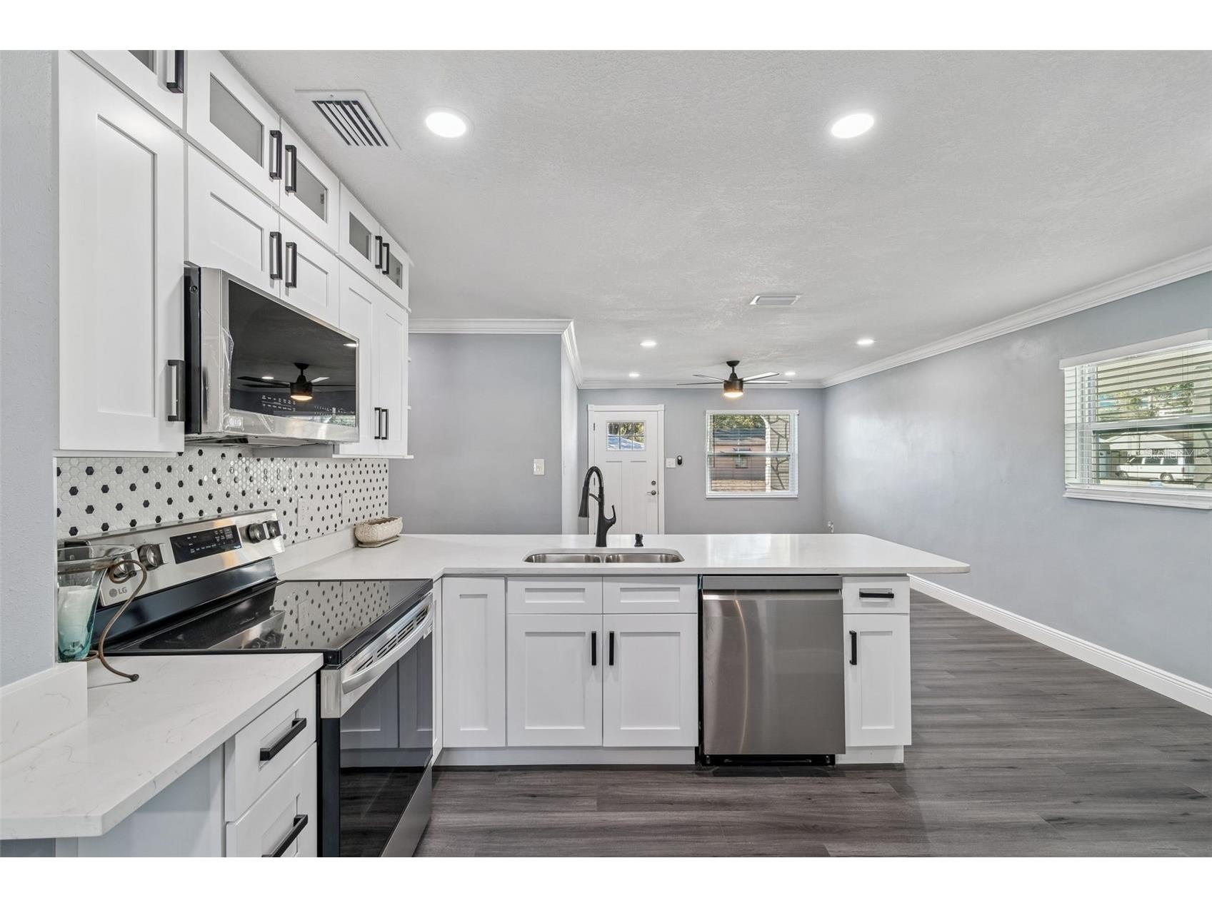 2205 N Grady Avenue Tampa FL 33607 TB8473019 image21