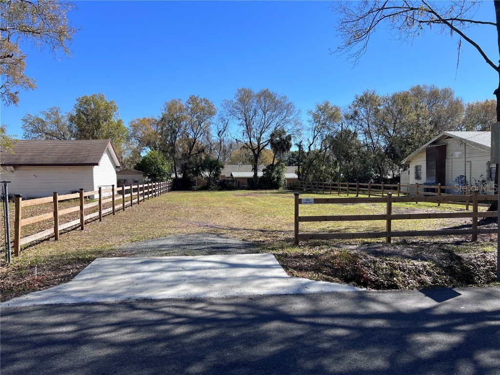 2205 W Lowry Avenue Plant City FL 33563 T3508818 image1