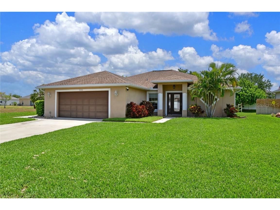 2206 14th Street W Palmetto FL 34221 A4612566 image1