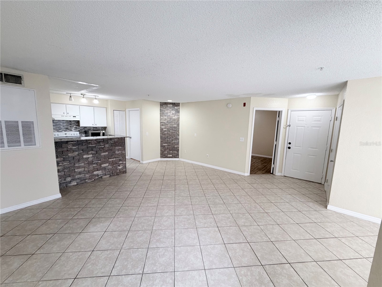 2206 Antigua Place #1015 Kissimmee FL 34741 O6374245 image4