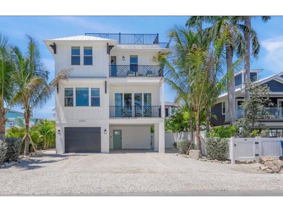 2206 Avenue A Bradenton Beach FL 34217 A4678136 image1