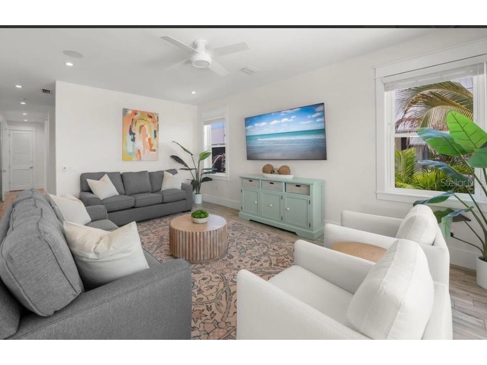2206 Avenue A Bradenton Beach FL 34217 A4678136 image19