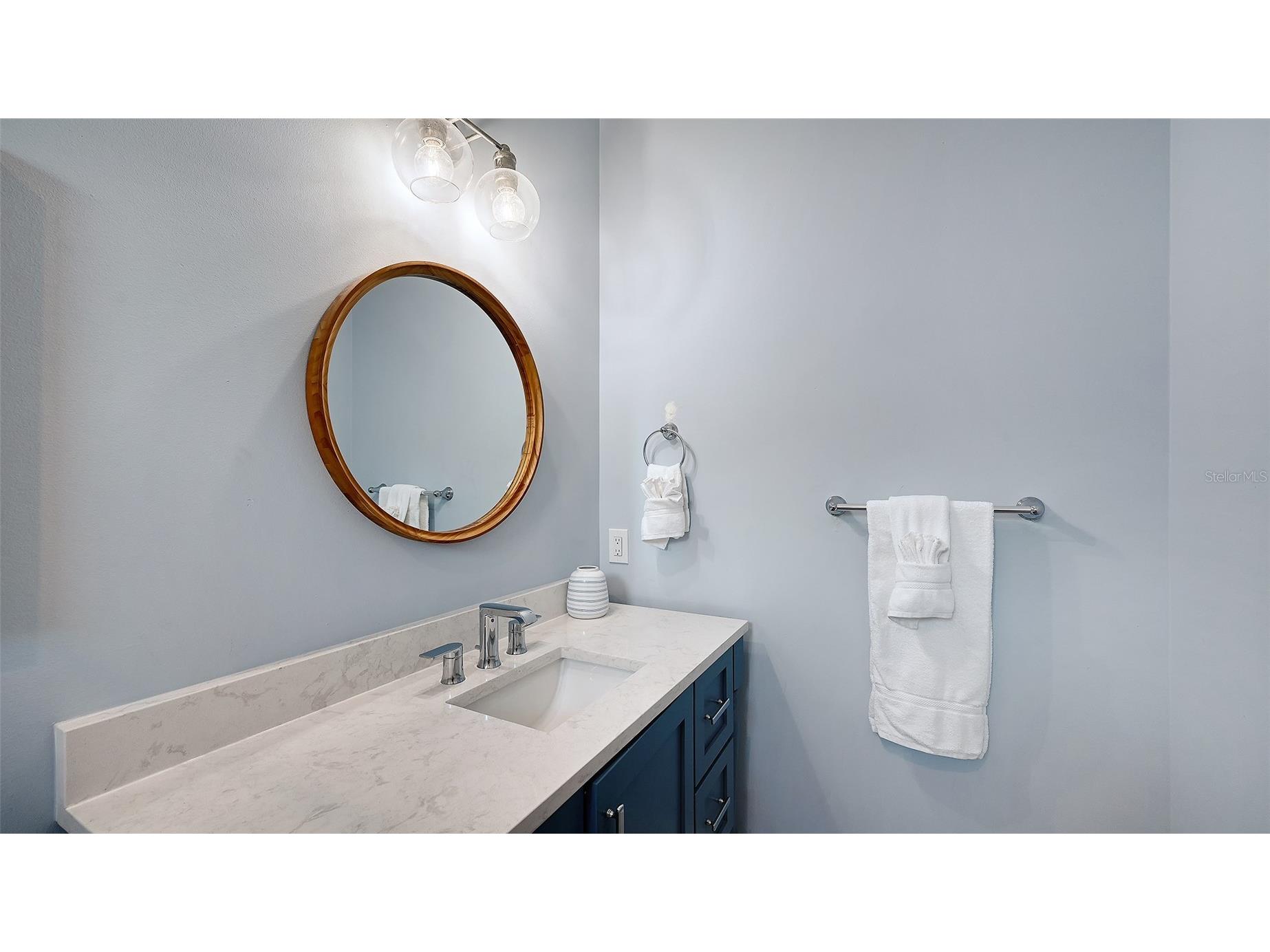 2206 Avenue A Bradenton Beach FL 34217 A4678136 image25