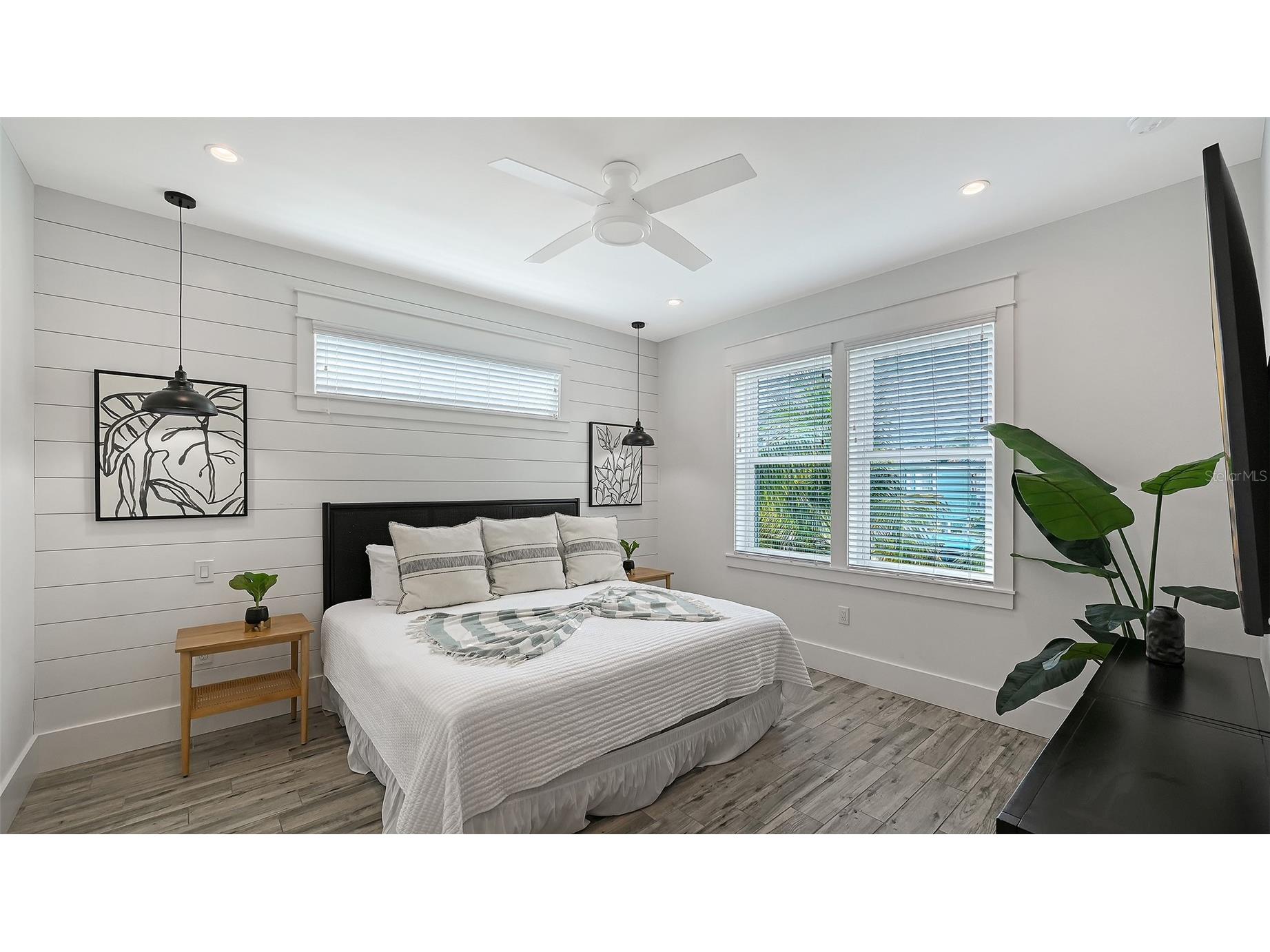 2206 Avenue A Bradenton Beach FL 34217 A4678136 image26