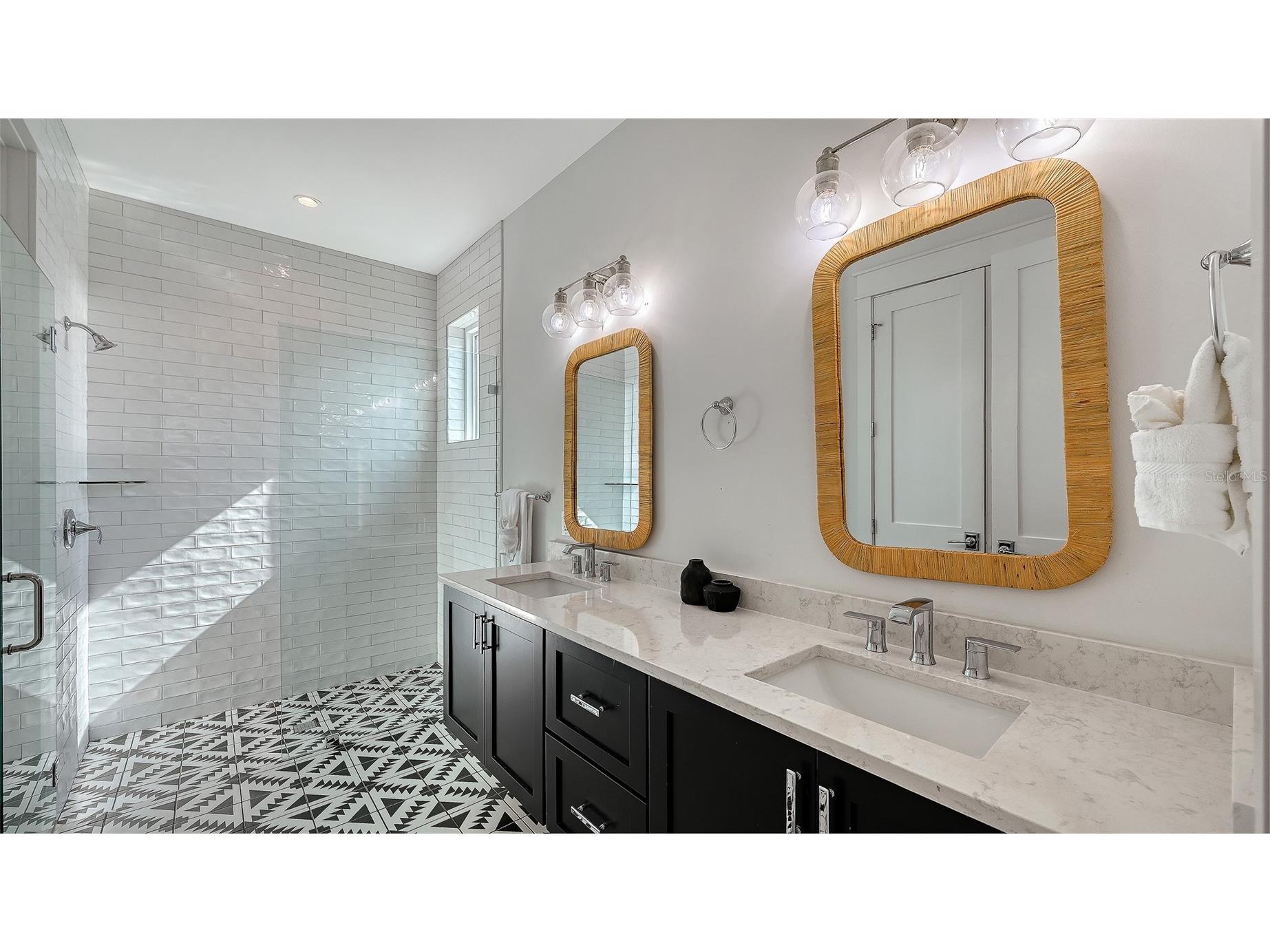 2206 Avenue A Bradenton Beach FL 34217 A4678136 image28