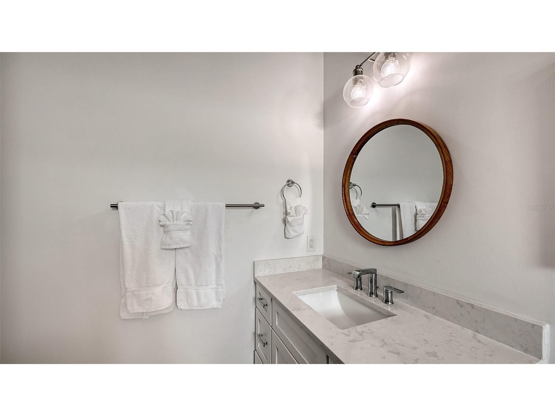 2206 Avenue A Bradenton Beach FL 34217 A4678136 image42