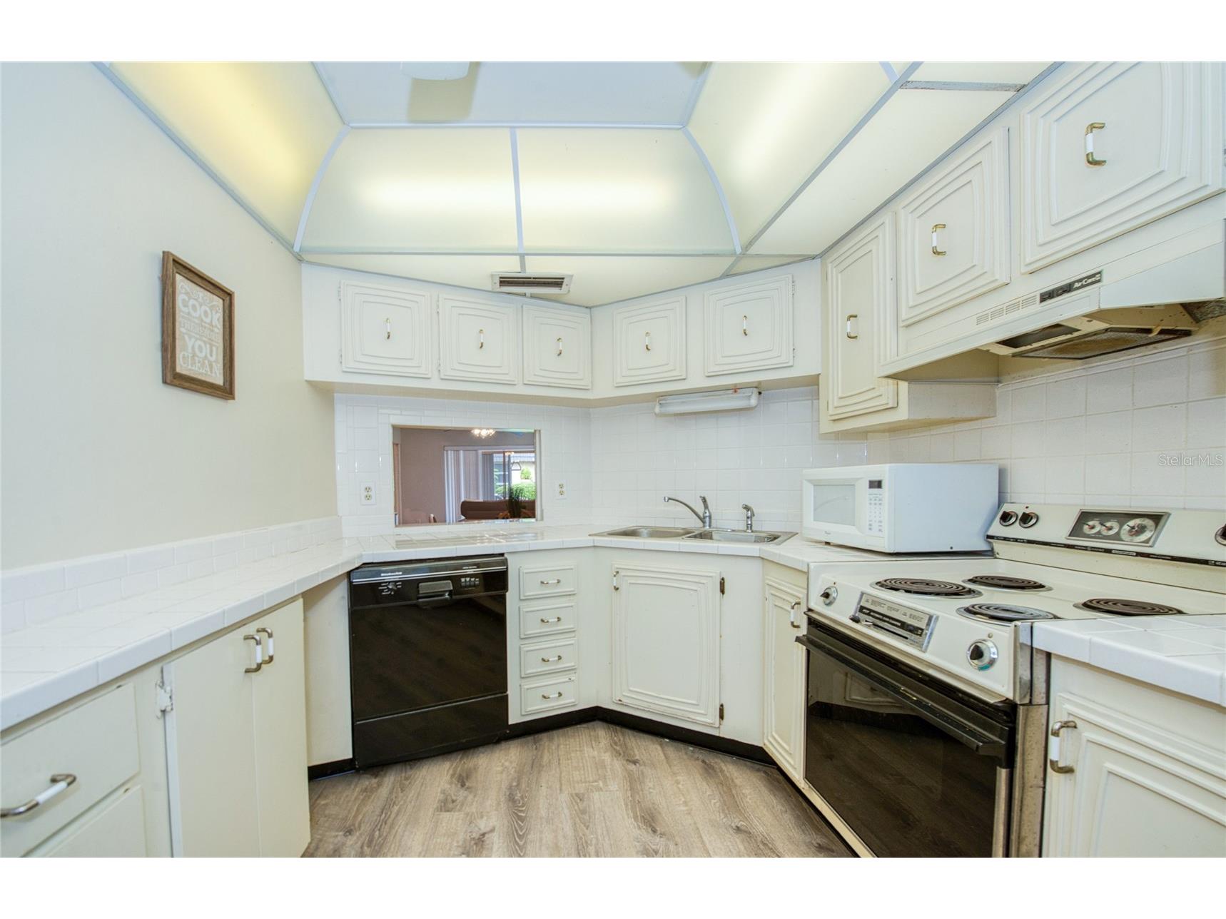2206 Cordova Green Seminole FL 33777 TB8462855 image6