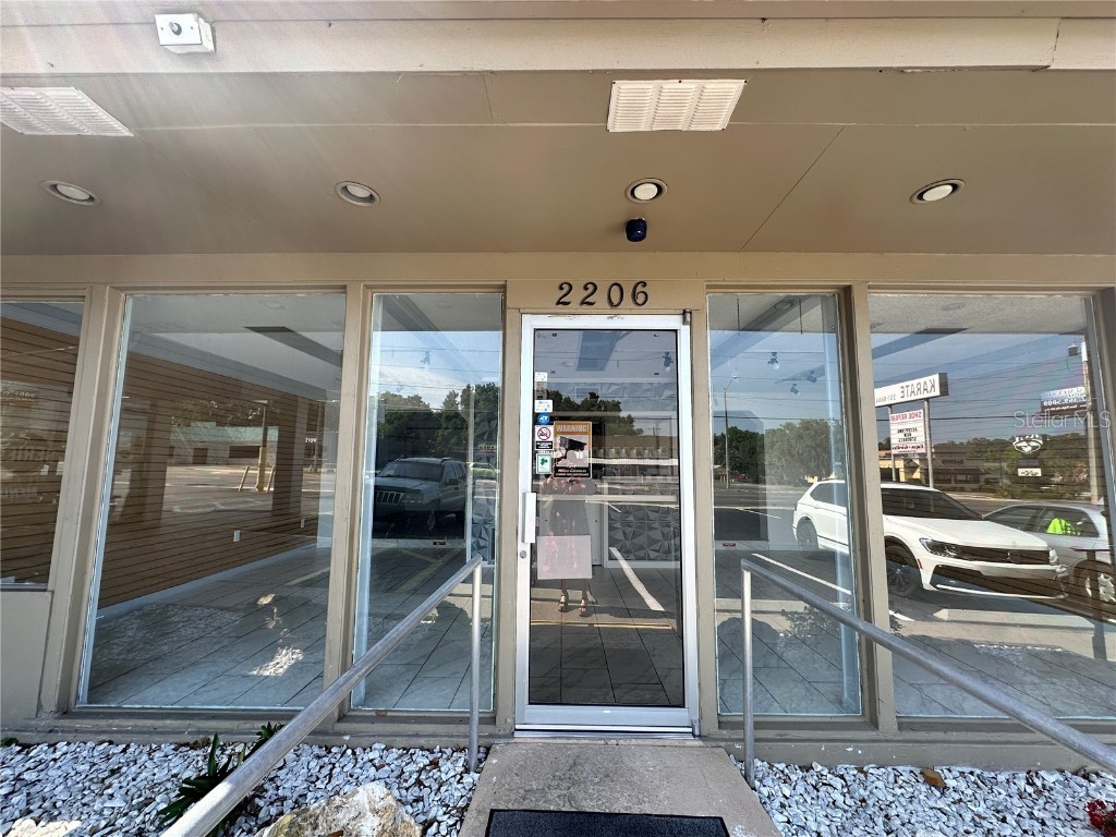 2206 E Silver Springs Boulevard Ocala FL 34470 OM677644 image1