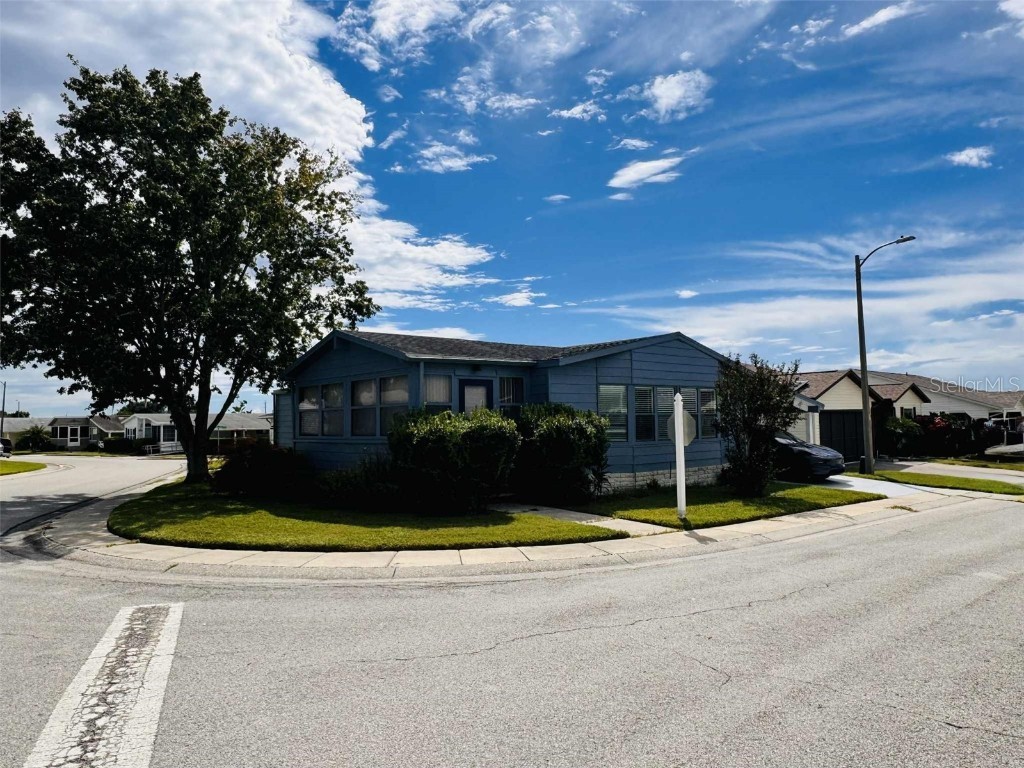 2206 Golden Horseshoe Circle N Lakeland FL 33810 L4956183 image1