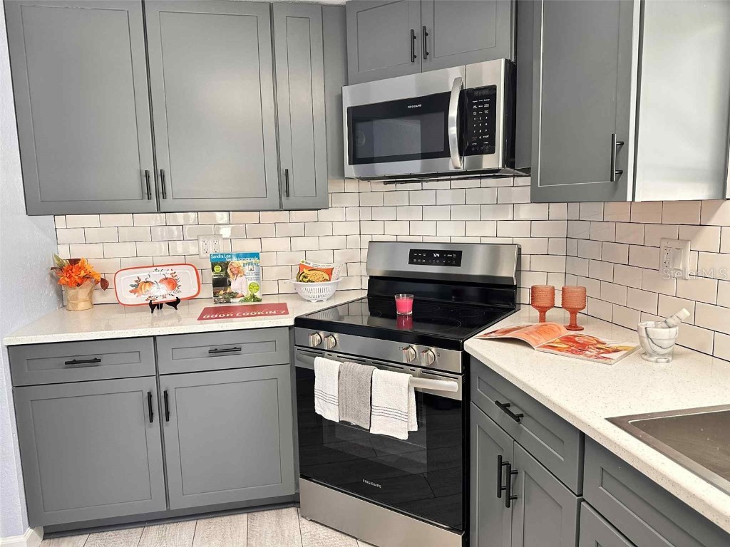 2206 Golden Horseshoe Circle N Lakeland FL 33810 L4956183 image2