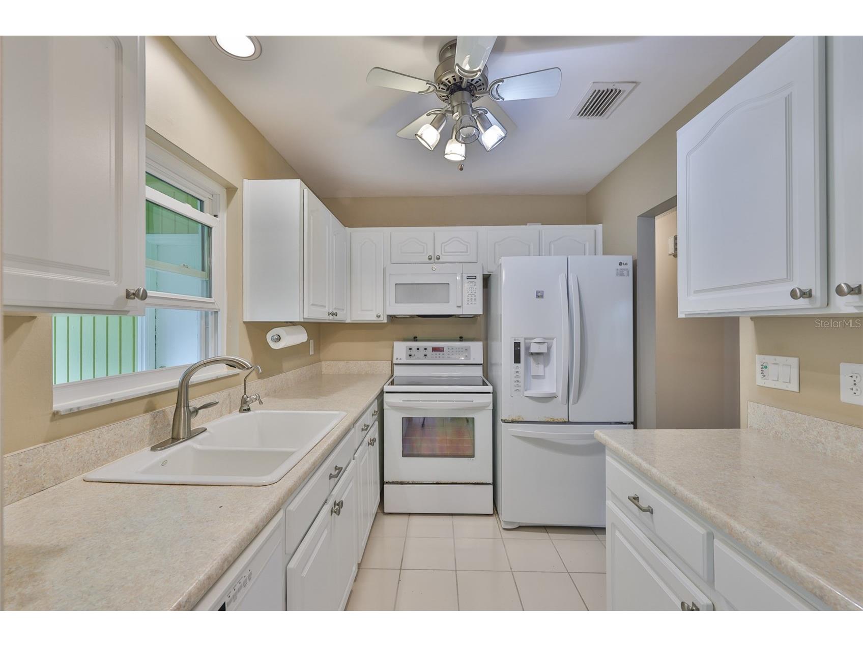 2206 Horsham Place Sun City Center FL 33573 TB8421382 image12