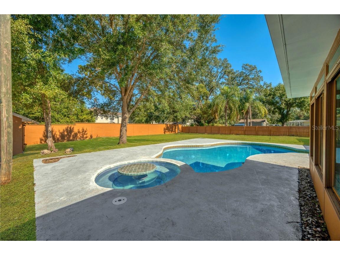 2206 Wallwood Place Brandon FL 33510 TB8448503 image43