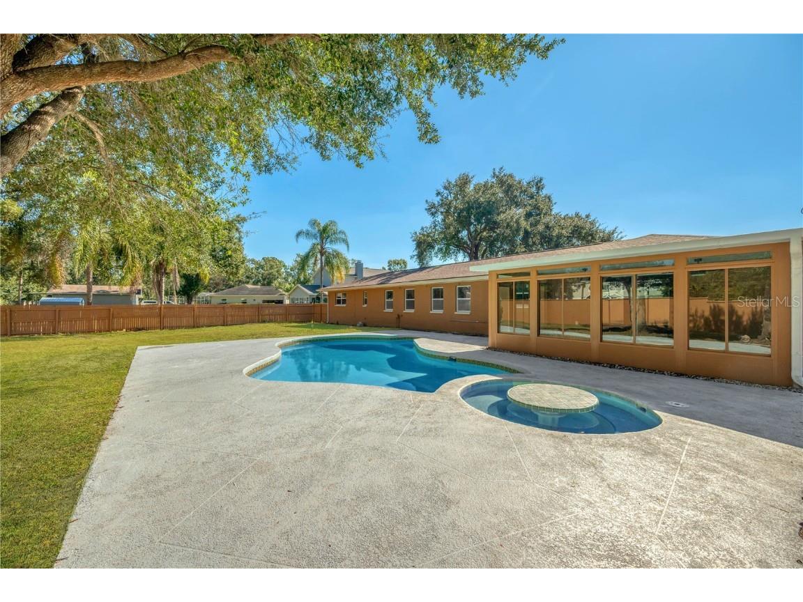 2206 Wallwood Place Brandon FL 33510 TB8448503 image45