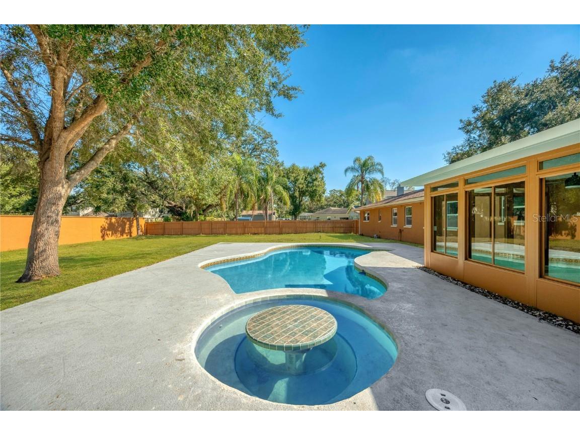 2206 Wallwood Place Brandon FL 33510 TB8448503 image46