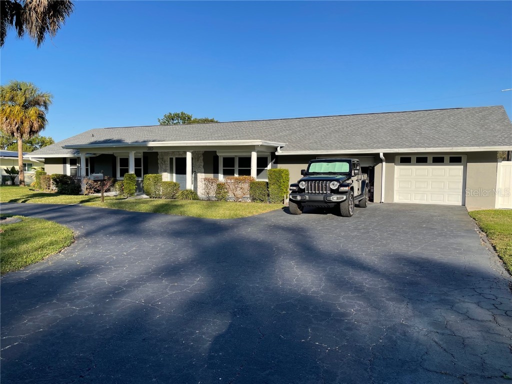 2207 51st Street W Bradenton FL 34209 A4659902 image1