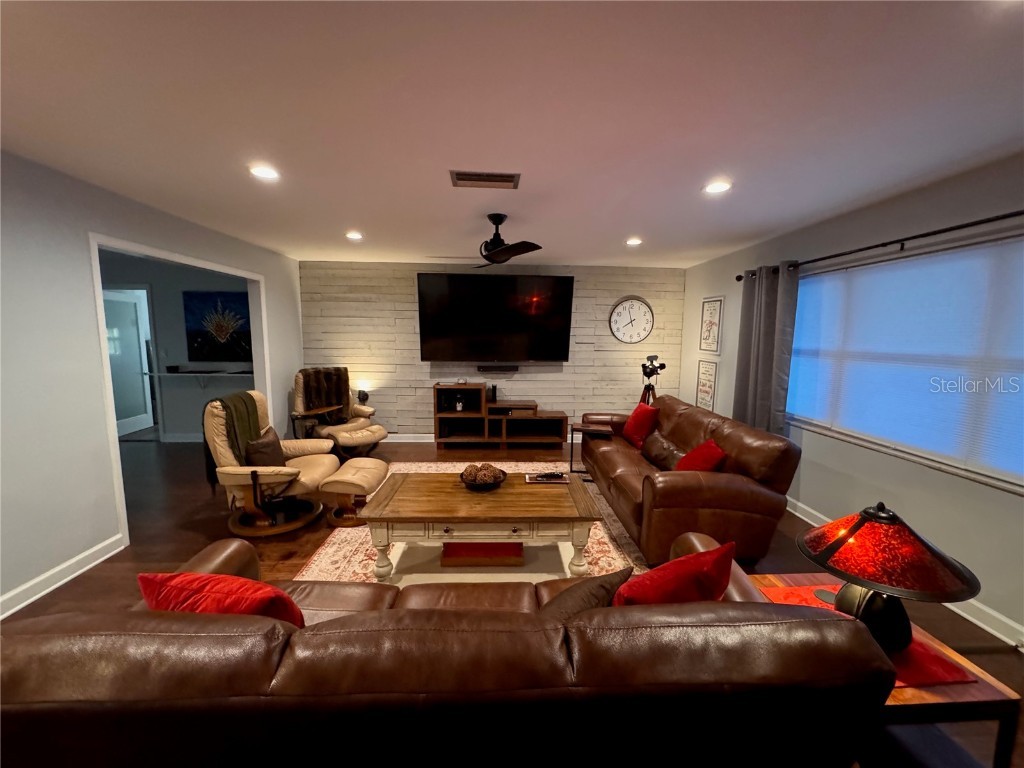 2207 51st Street W Bradenton FL 34209 A4659902 image5