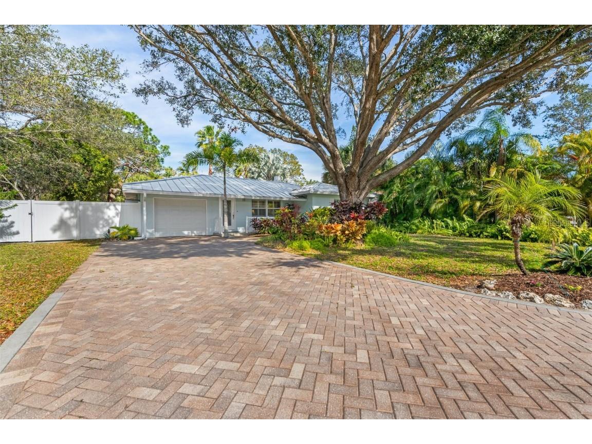 2207 Clematis Street Sarasota FL 34239 A4558808 image1