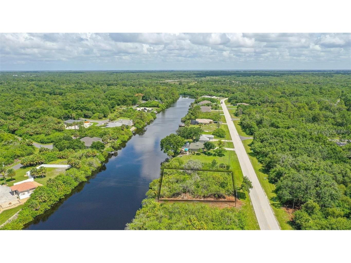 2207 Cornelius Boulevard Port Charlotte FL 33953 - SAM KNIGHT CREEK A4572384 image1