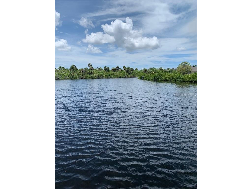 2207 Cornelius Boulevard Port Charlotte FL 33953 - SAM KNIGHT CREEK A4572384 image2