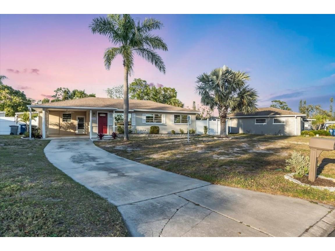 2207 Holyoke Avenue Bradenton FL 34207 A4644762 image1