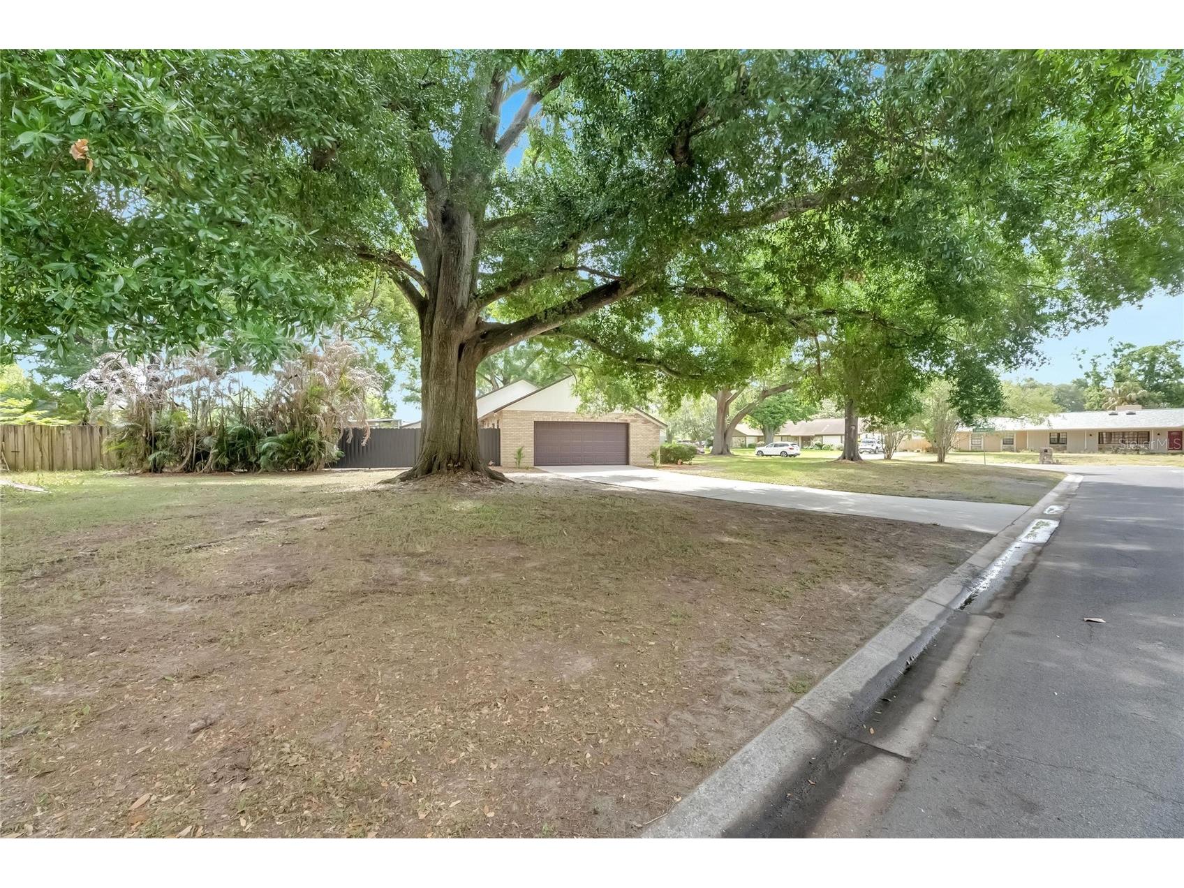 2207 Parkwood Drive Valrico FL 33594 TB8510117 image15